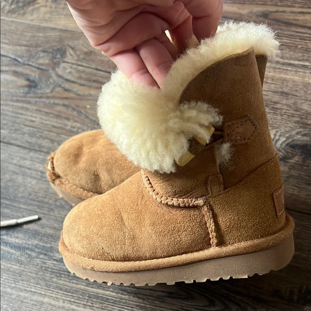 Sperry Snow & Ugg Boots (8T) Duo
